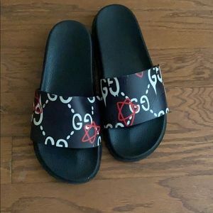 Gucci flip flops